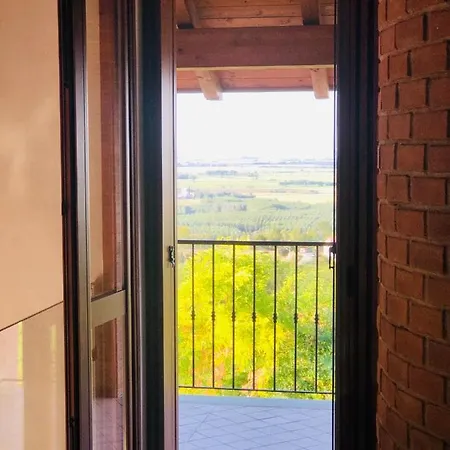 Oda ve Kahvaltı La Torretta Coniolo